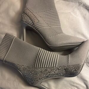 Elegant Gray Women's Heeled Boots 6.5